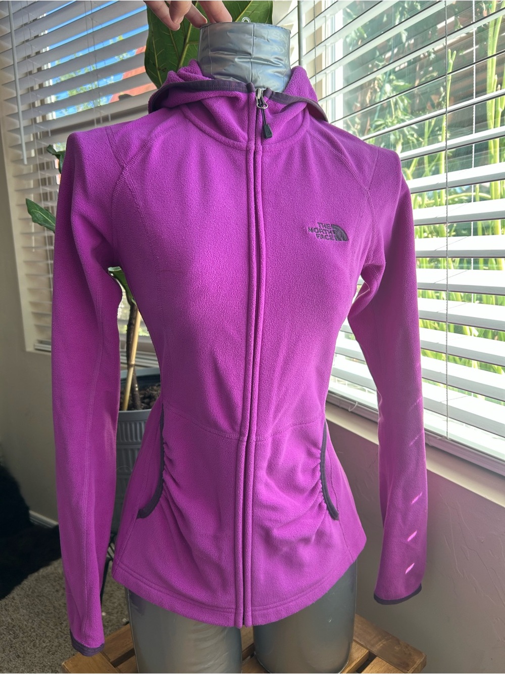 The North Face Women's Magenta Full-Zip Fleece Hoodie